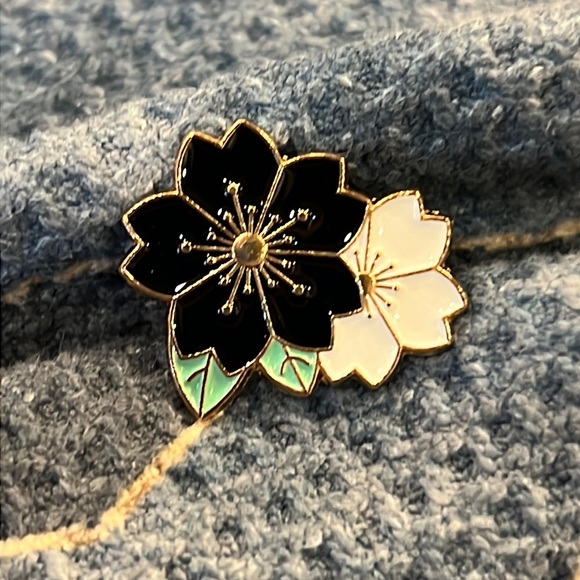 Jewelry - 3/$15 Cherry Blossom Floral Enameled Pin Brooch